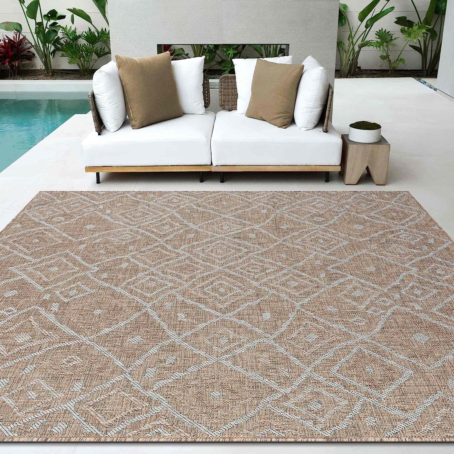 Waterproof Moroccan Outdoor Rug – Diamond Pattern – 5x7 & 8x10 Size
