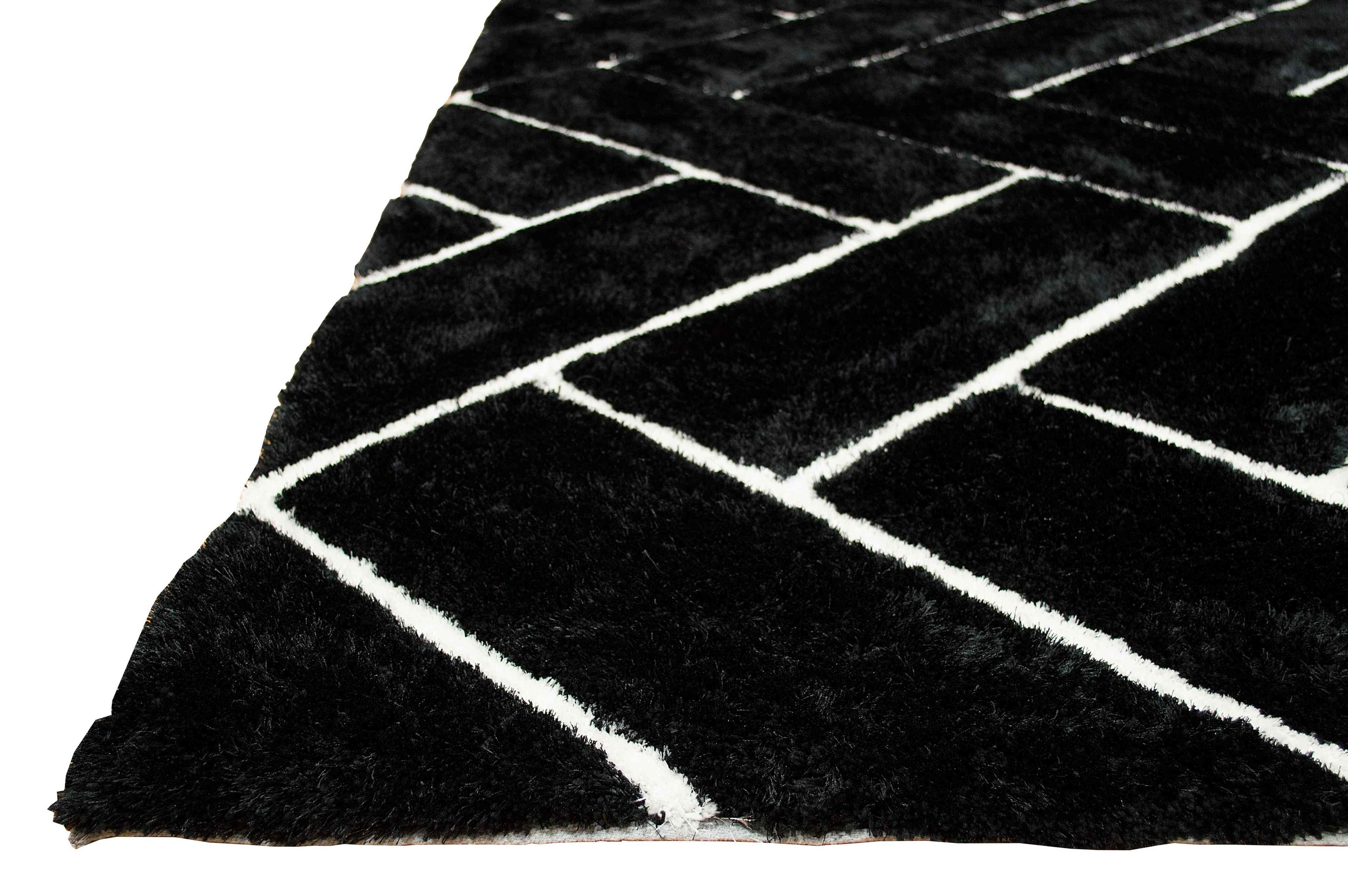 3-D Hand Carved Shaggy Rug - Soft Modern Colors